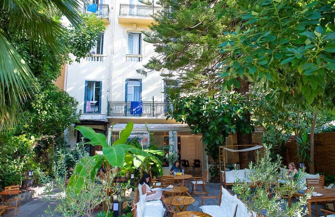 Auberge de Jeunesse HI Nice Les Camélias-1